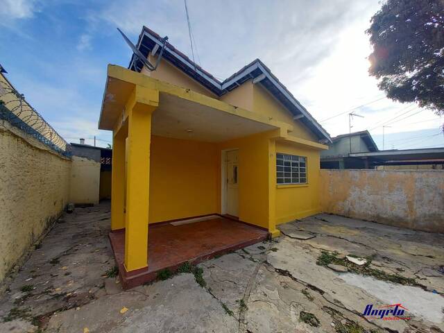 #2033 - Casa para Locação em São José dos Campos - SP - 1