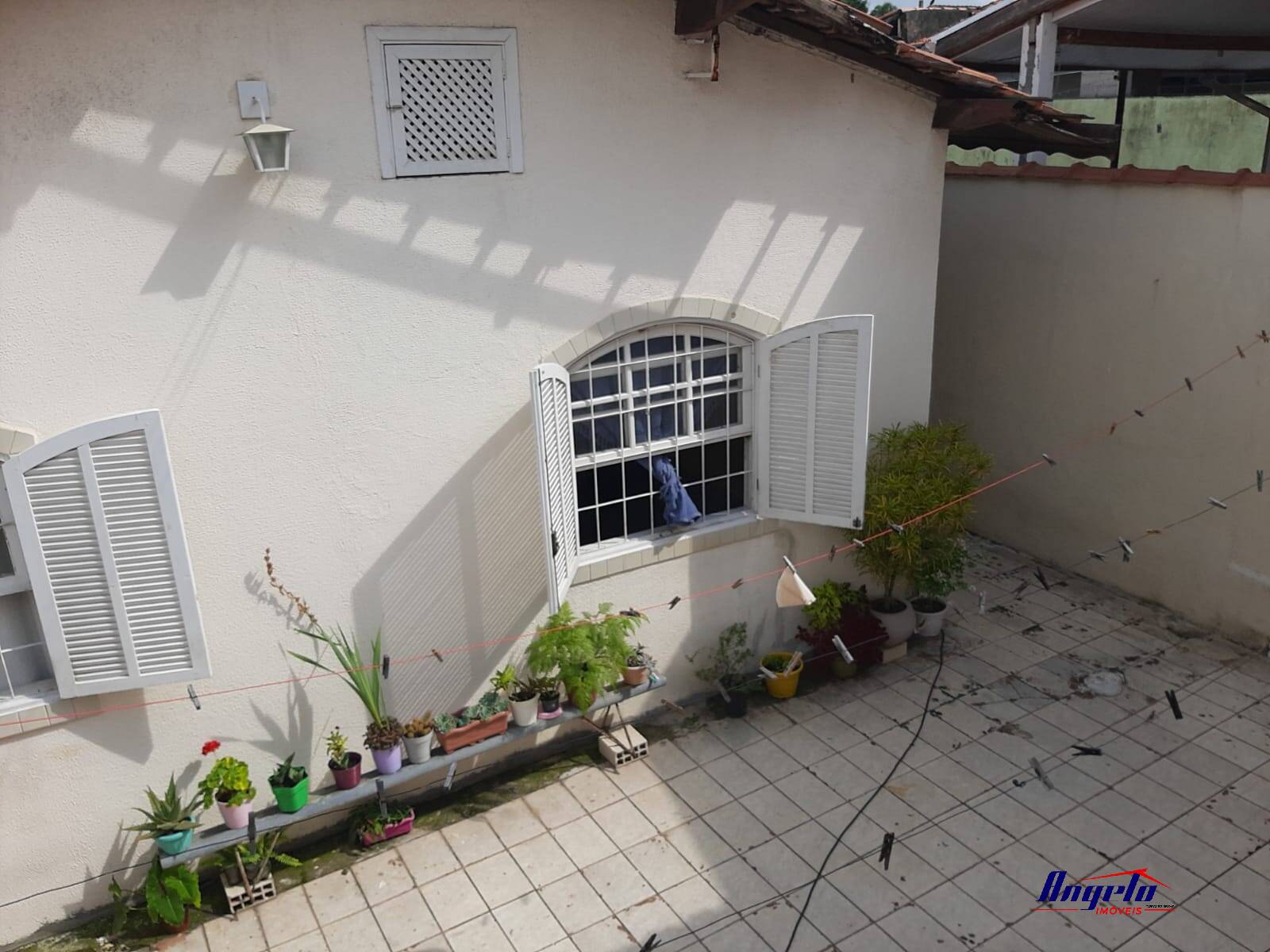 Ótima Casa Térrea a Venda
Jd . Santa Inês ll