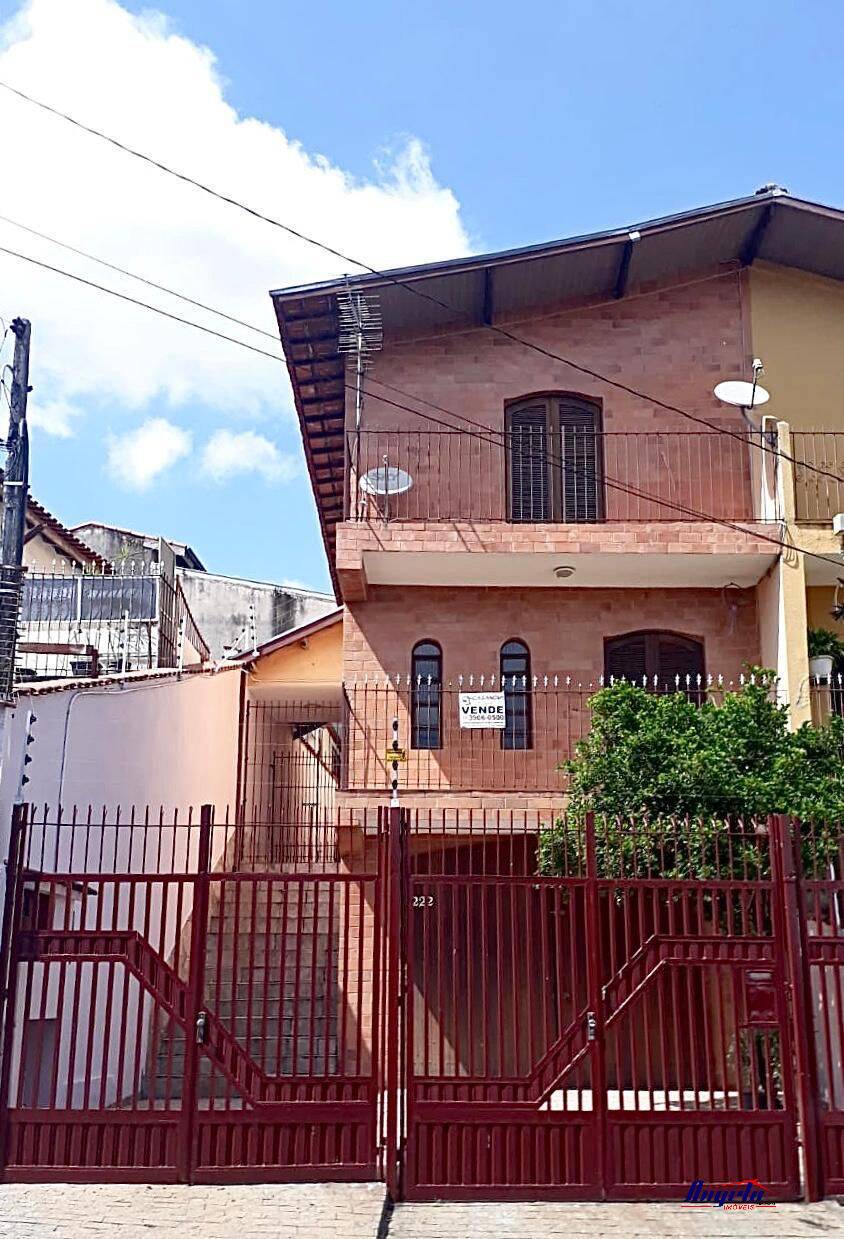Lindo sobrado no bairro Monte Castelo
