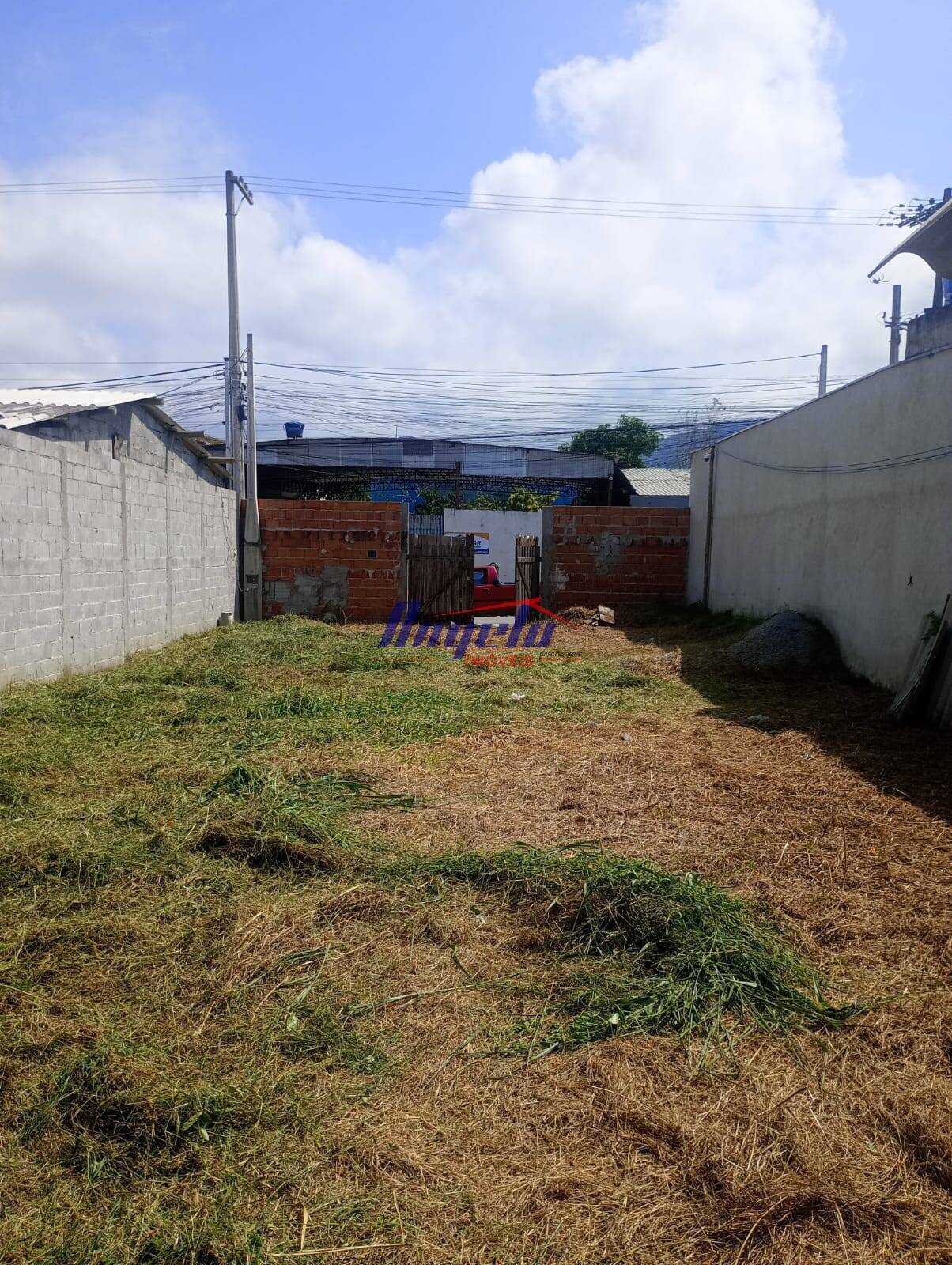 Vende-se terreno em Caraguatatuba - SP.