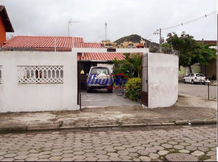 Caraguatatuba- Martin de Sá Ótima Localização Casa De Esquina Com 2Portões