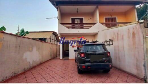 Oportunidade de moradia e renda, casa com mais 02 Edículas - Martim de Sá