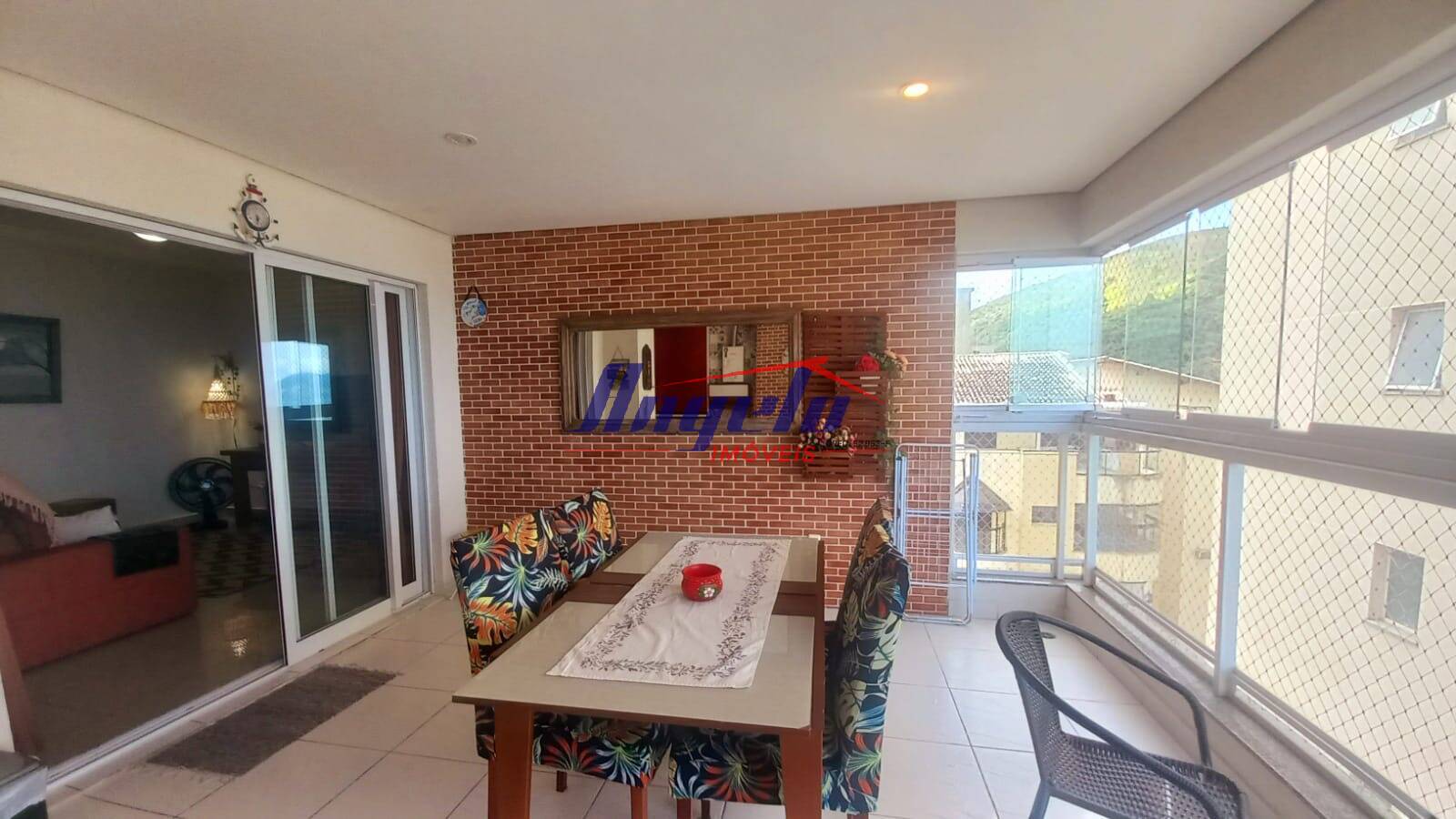 Lindo Apartamento Com Vista Para o mar!
Metros da Praia Martim de Sá.