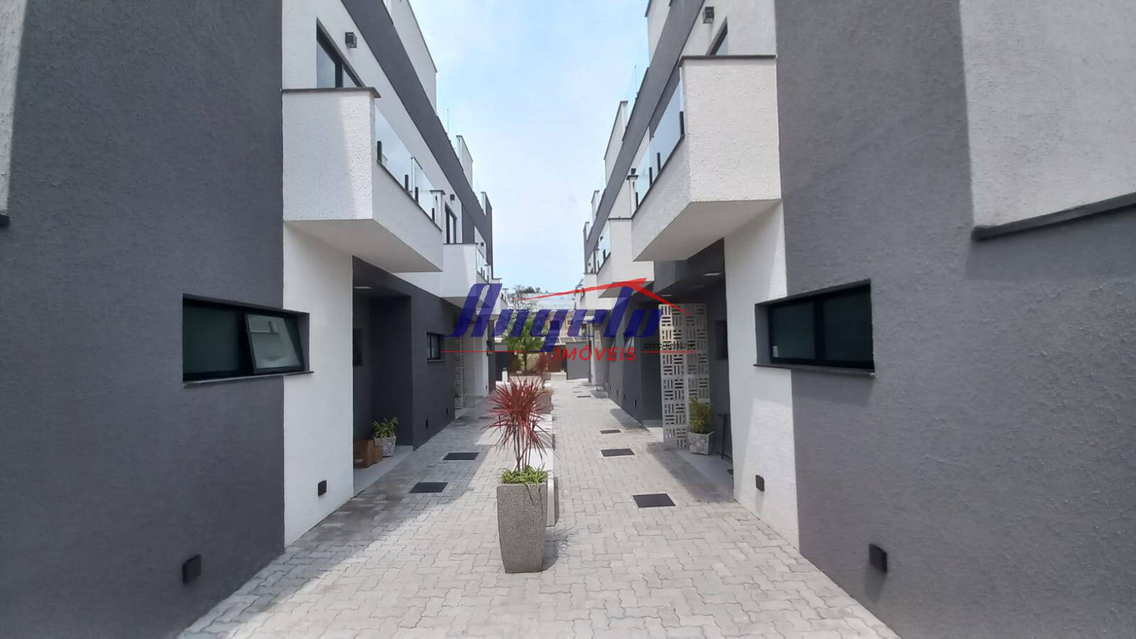 Casa de Condomínio com 2 ou 3 dorm., 130 m² - Jd Capricórnio Caraguatatuba