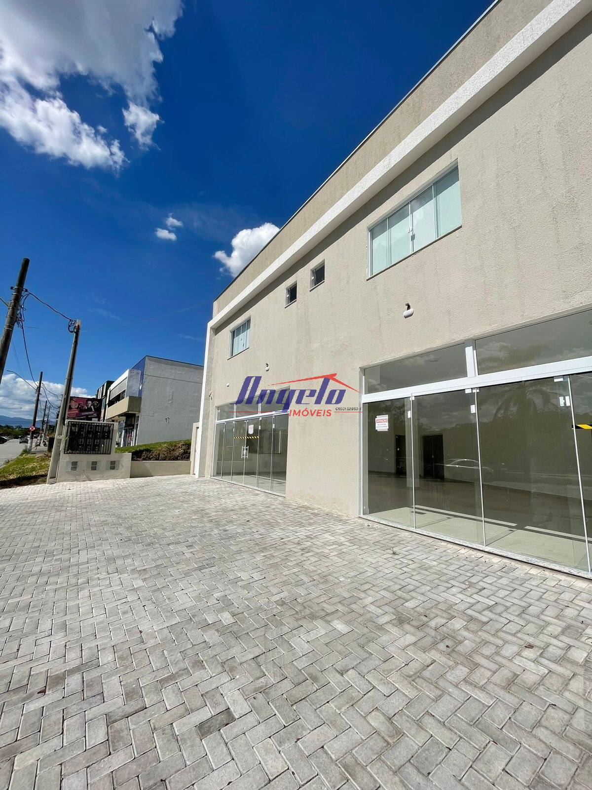 Ponto Comercial, de 150m2, divisa entre Taubaté/Tremembe