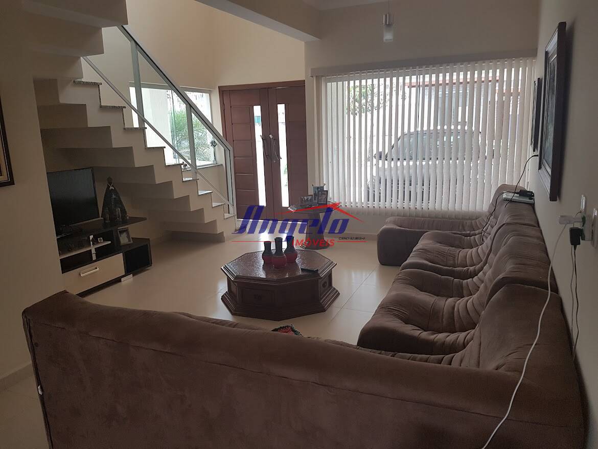 Linda Casa, 2 quartos, com lindo mezanino
Conde Versailes - Tremembé